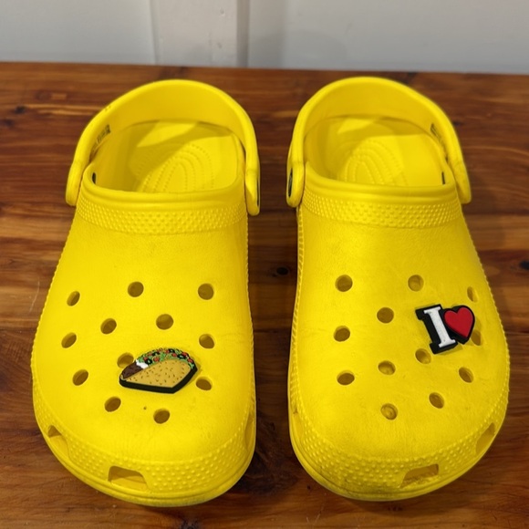 Crocs Classic Bright Yellow Clogs I Love Tacos Jibbitz - Picture 5 of 9